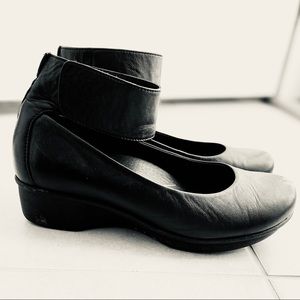 Dansko Lulu Ballet Shoes with Ankle Cuffs, Size 38 (Womens 7.5-8)